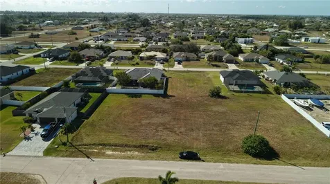 2502 NW 1st Street Cape Coral FL 33993