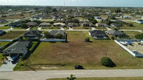 2502 NW 1st Street Cape Coral FL 33993