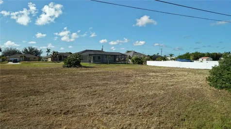 2502 NW 1st Street Cape Coral FL 33993