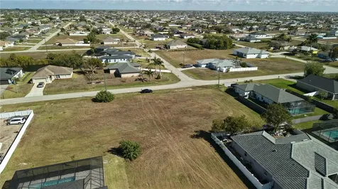 2502 NW 1st Street Cape Coral FL 33993