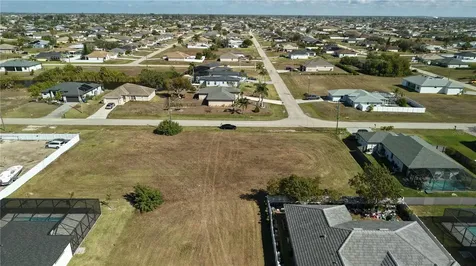 2502 NW 1st Street Cape Coral FL 33993
