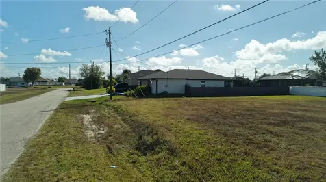 2502 NW 1st Street Cape Coral FL 33993