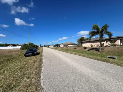 2502 NW 1st Street Cape Coral FL 33993