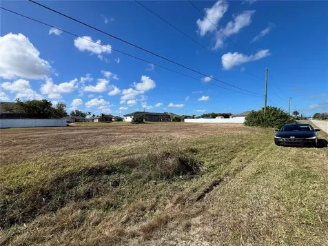 2502 NW 1st Street Cape Coral FL 33993