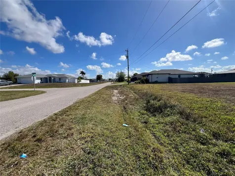 2502 NW 1st Street Cape Coral FL 33993