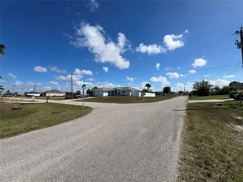 2502 NW 1st Street Cape Coral FL 33993