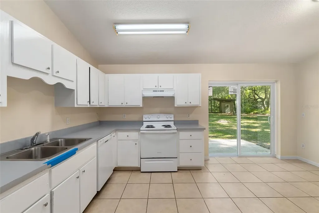 4329 NW 155th Street Reddick FL 32686
