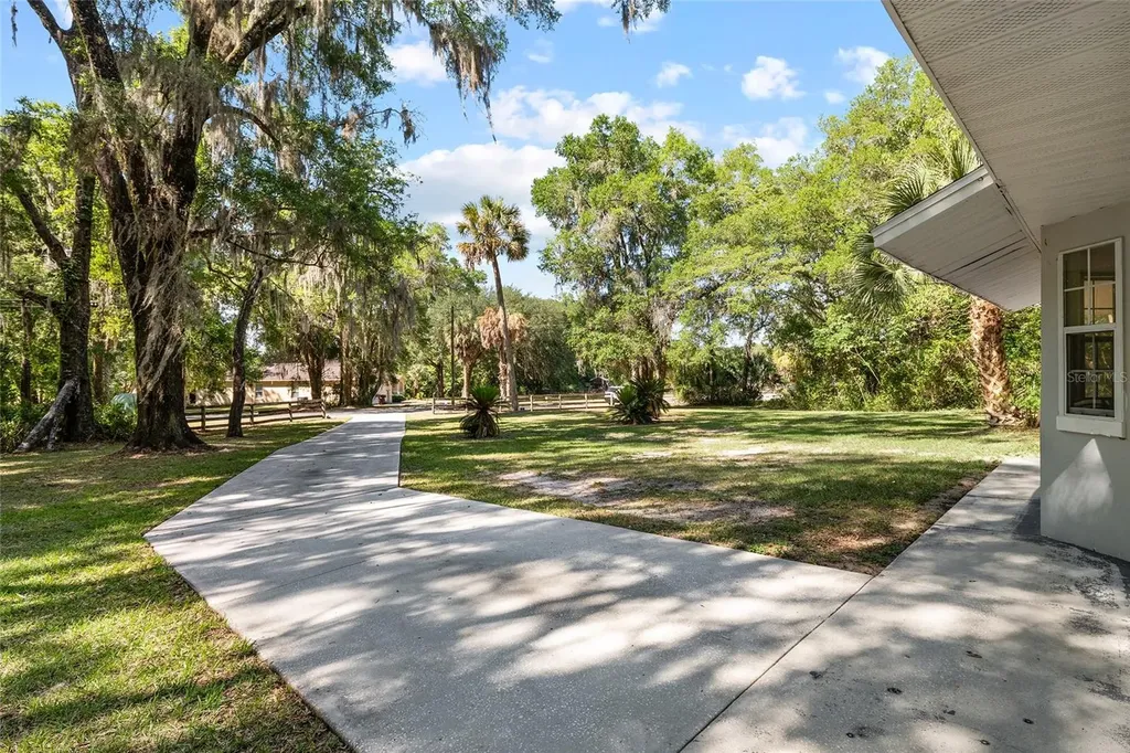 4329 NW 155th Street Reddick FL 32686