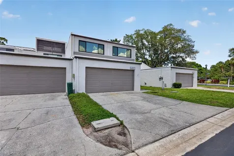 4203 Fairway Run Tampa FL 33618