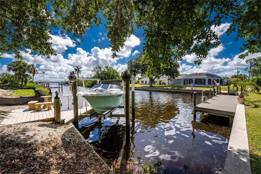 2532 Dixon Terrace Port Charlotte FL 33981