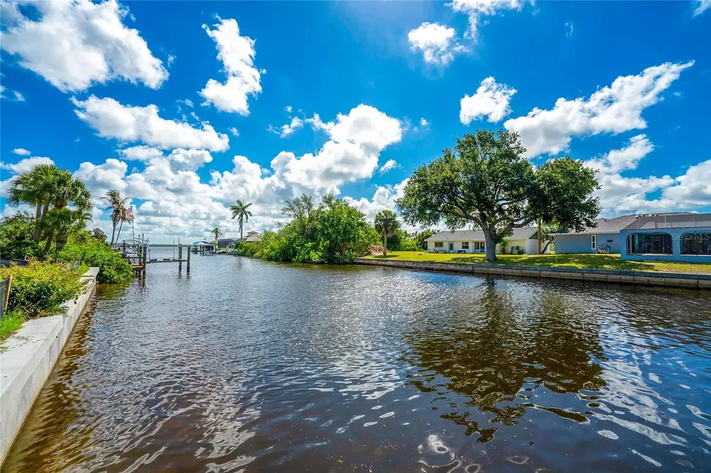 2532 Dixon Terrace Port Charlotte FL 33981