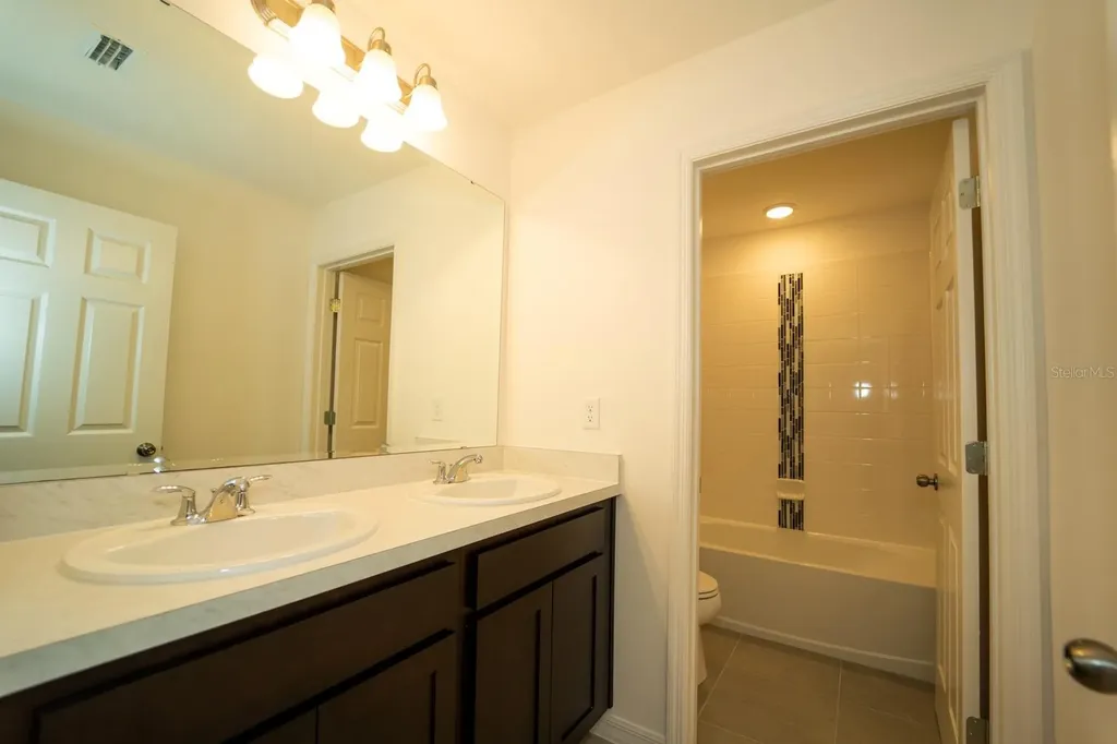 1673 Swan Swim Drive Davenport FL 33837