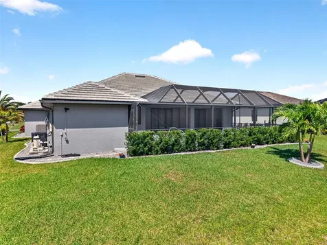 16 Tournament Road Rotonda West FL 33947