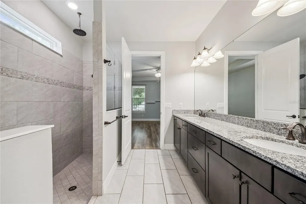 1507 Wild Sweetgrass Way Oakland FL 34787