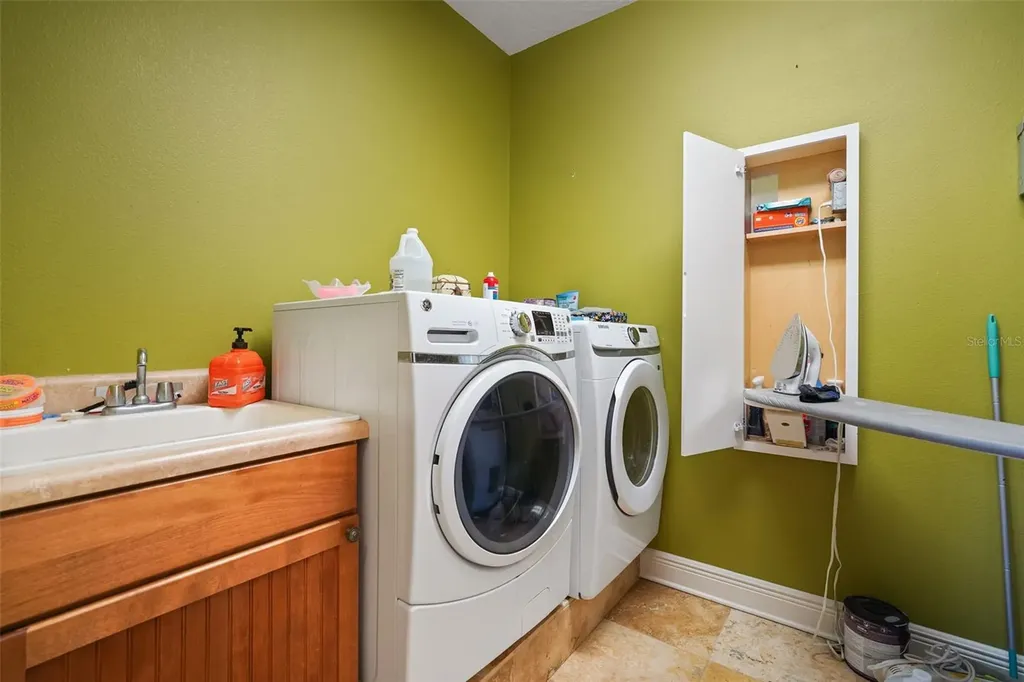 161 Vine Street Oviedo FL 32765