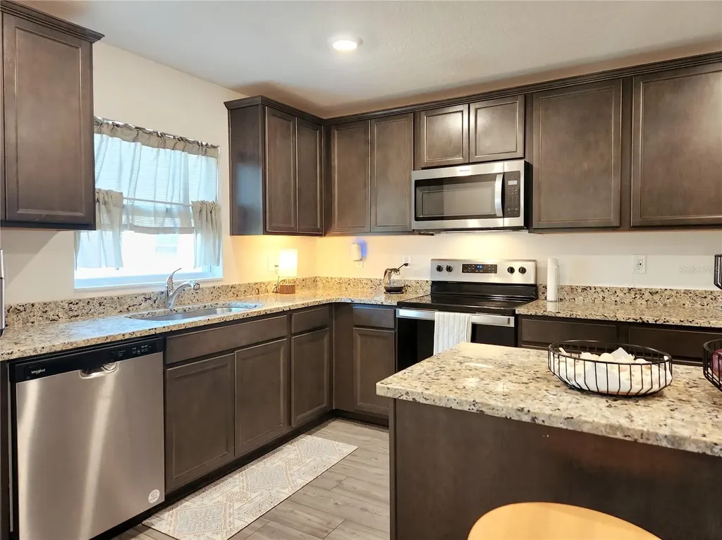 1679 Wynford Circle Tavares FL 32778