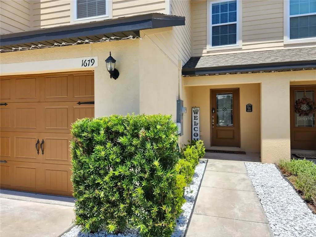 1679 Wynford Circle Tavares FL 32778
