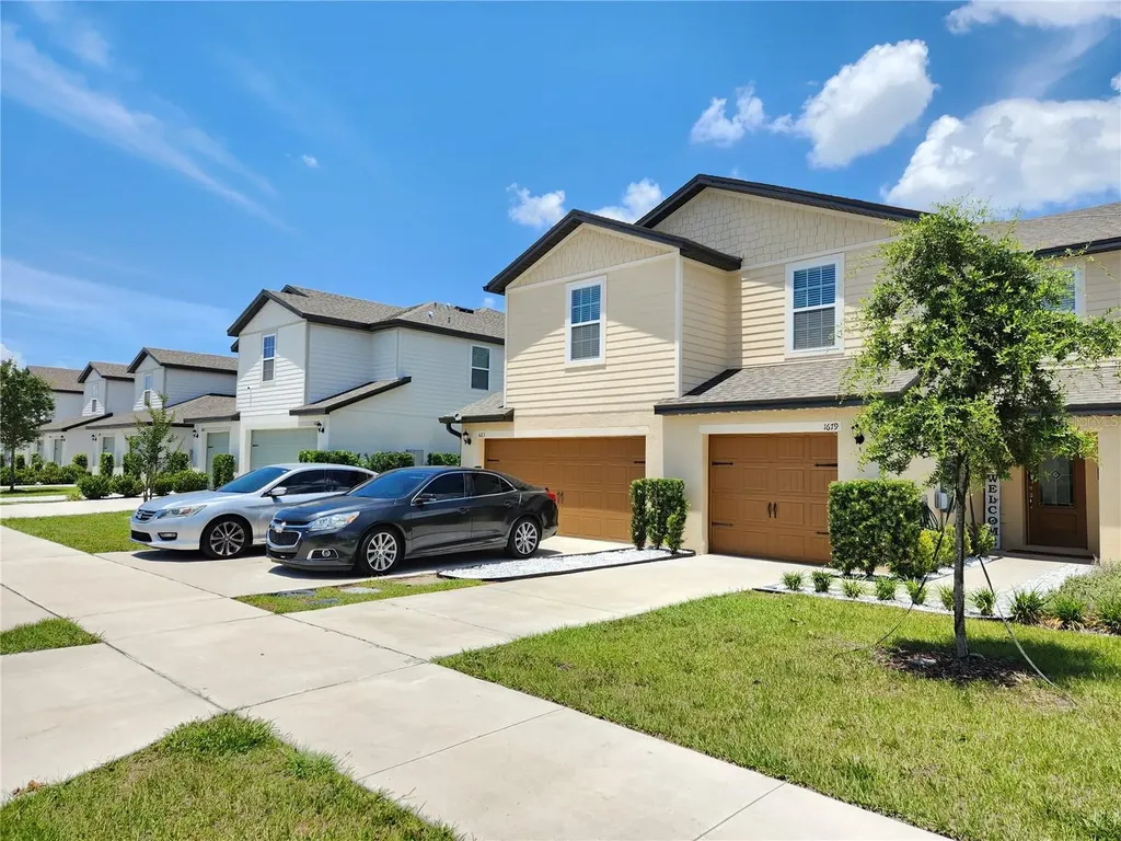 1679 Wynford Circle Tavares FL 32778