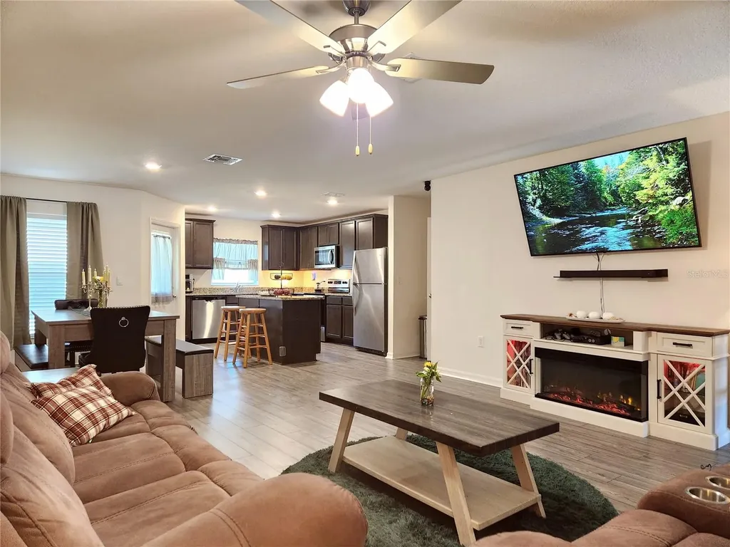 1679 Wynford Circle Tavares FL 32778