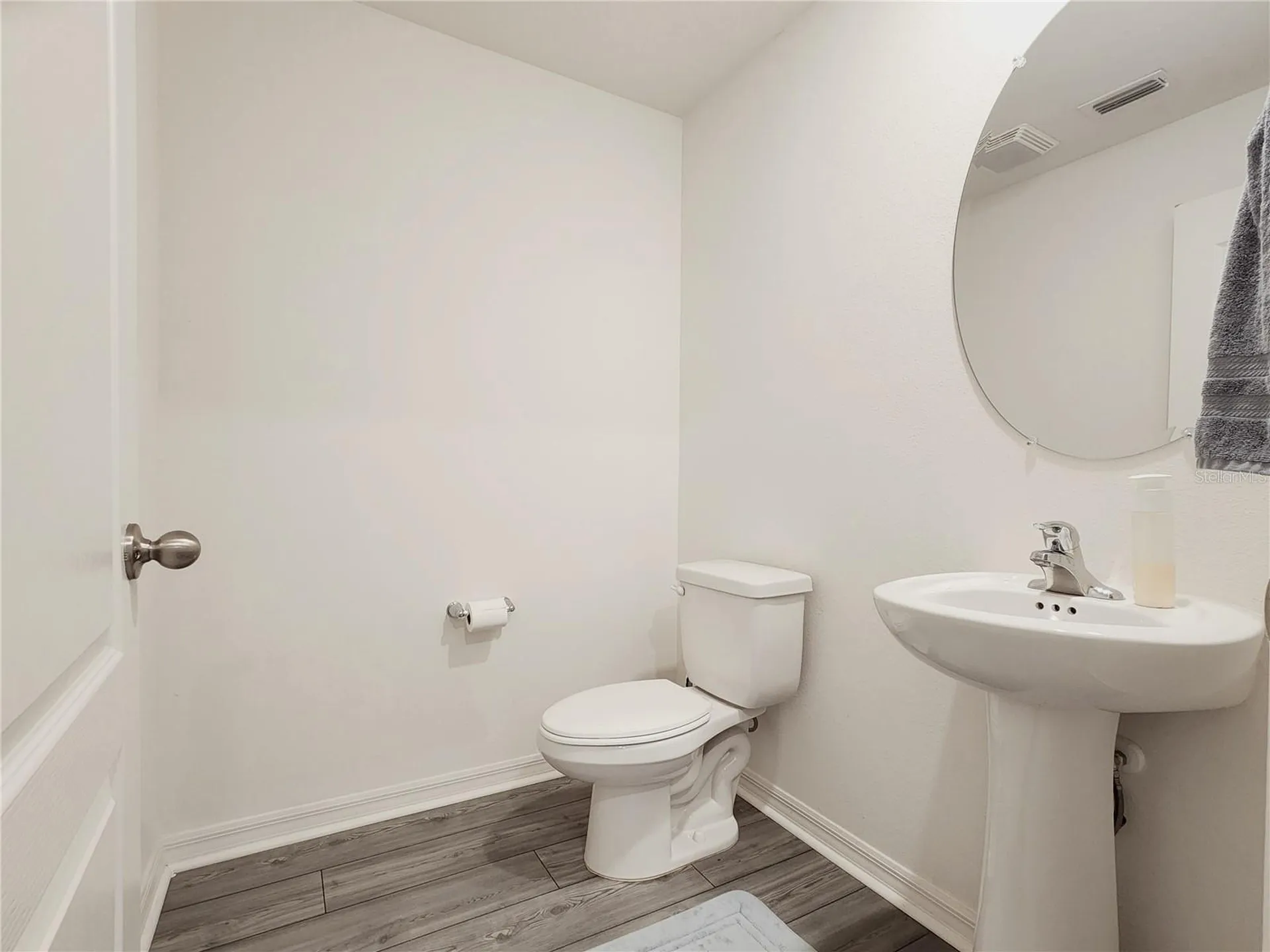 1679 Wynford Circle Tavares FL 32778