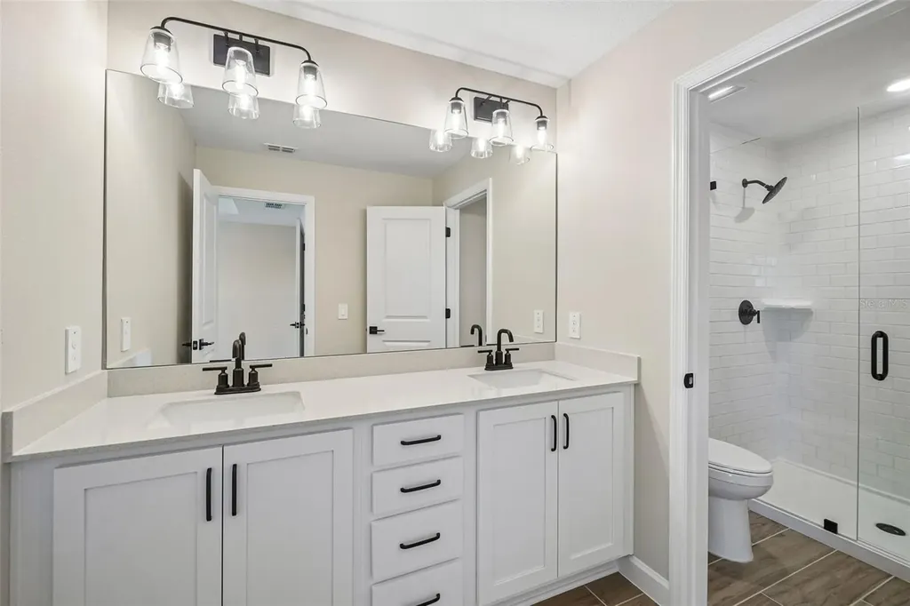 7487 Deer Valley Circle Tampa FL 33635