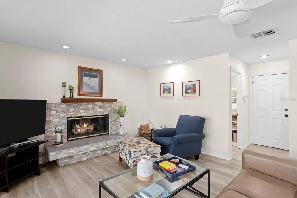 1107 Glenn Lane Safety Harbor FL 34695