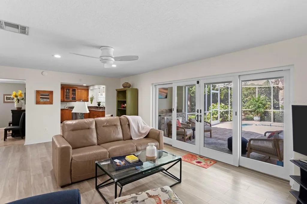 1107 Glenn Lane Safety Harbor FL 34695