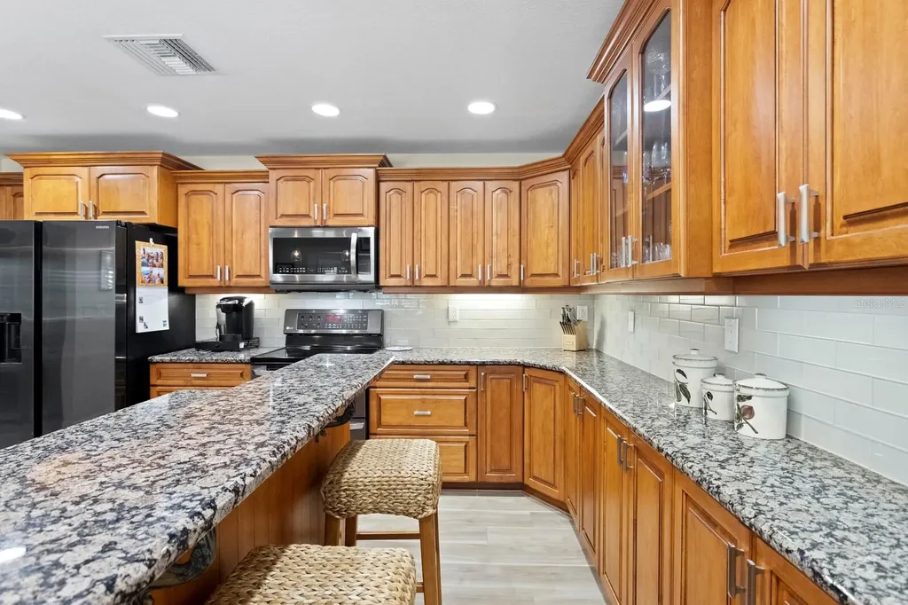 1107 Glenn Lane Safety Harbor FL 34695