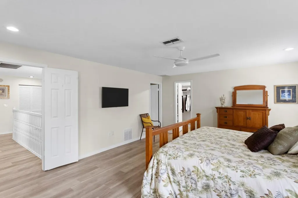 1107 Glenn Lane Safety Harbor FL 34695