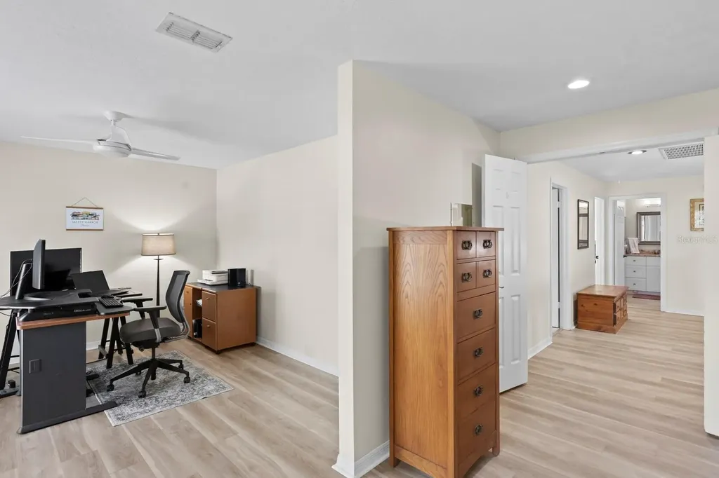 1107 Glenn Lane Safety Harbor FL 34695