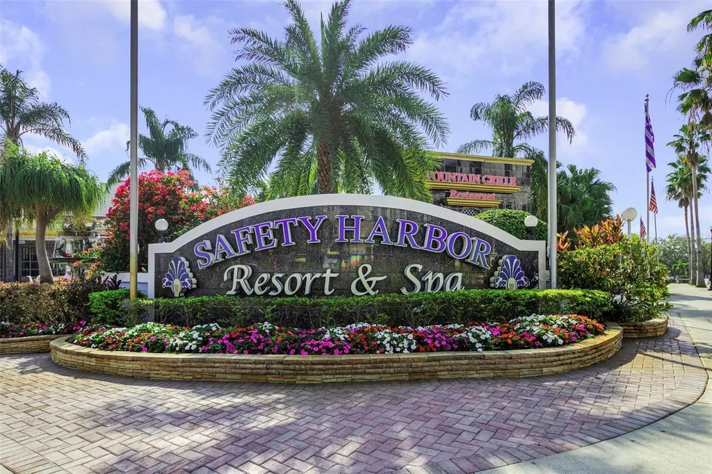 1107 Glenn Lane Safety Harbor FL 34695