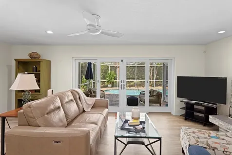 1107 Glenn Lane Safety Harbor FL 34695