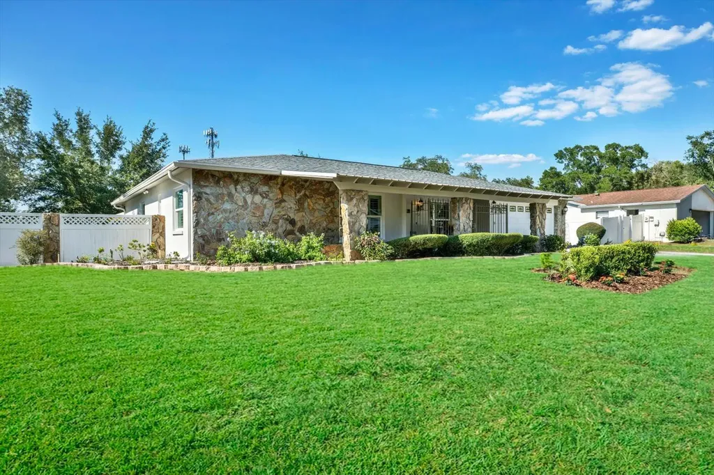 6625 Baybrooks Circle Tampa FL 33617