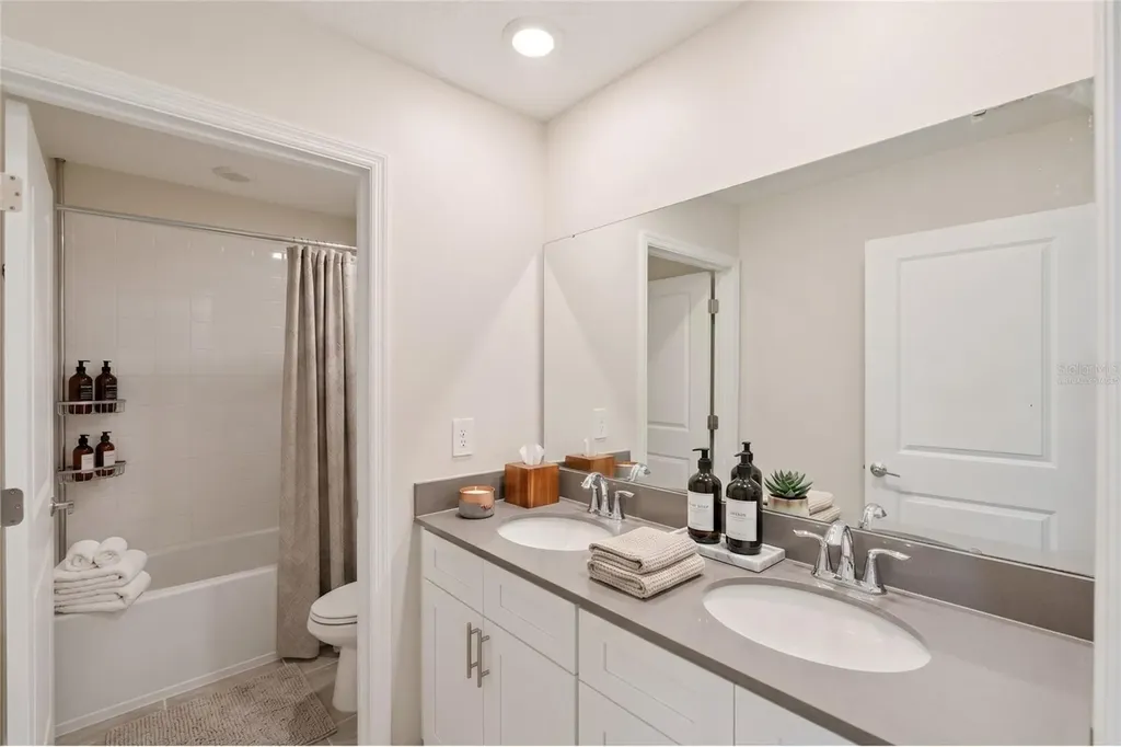 2932 Muller Oak Loop Ocoee FL 34761