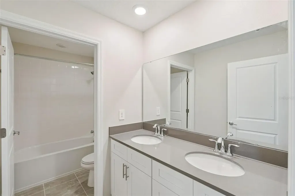 2932 Muller Oak Loop Ocoee FL 34761