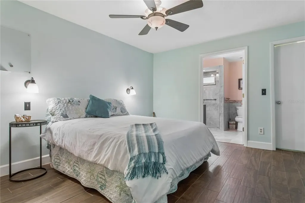 1883 Oakdale Lane N Clearwater FL 33764