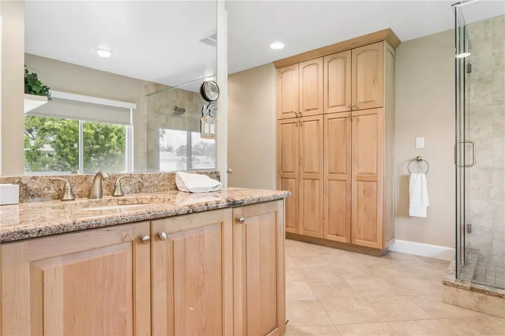 1883 Oakdale Lane N Clearwater FL 33764