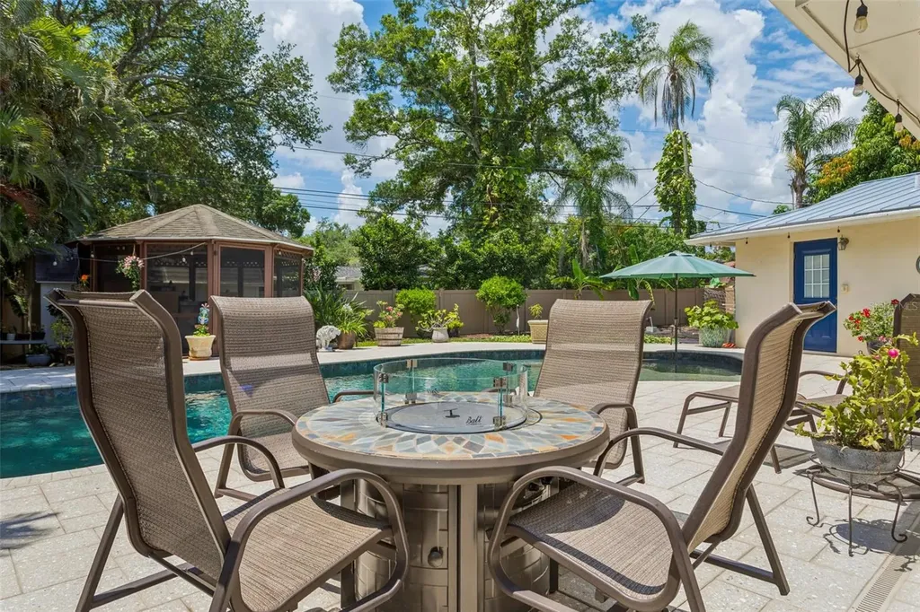 1883 Oakdale Lane N Clearwater FL 33764