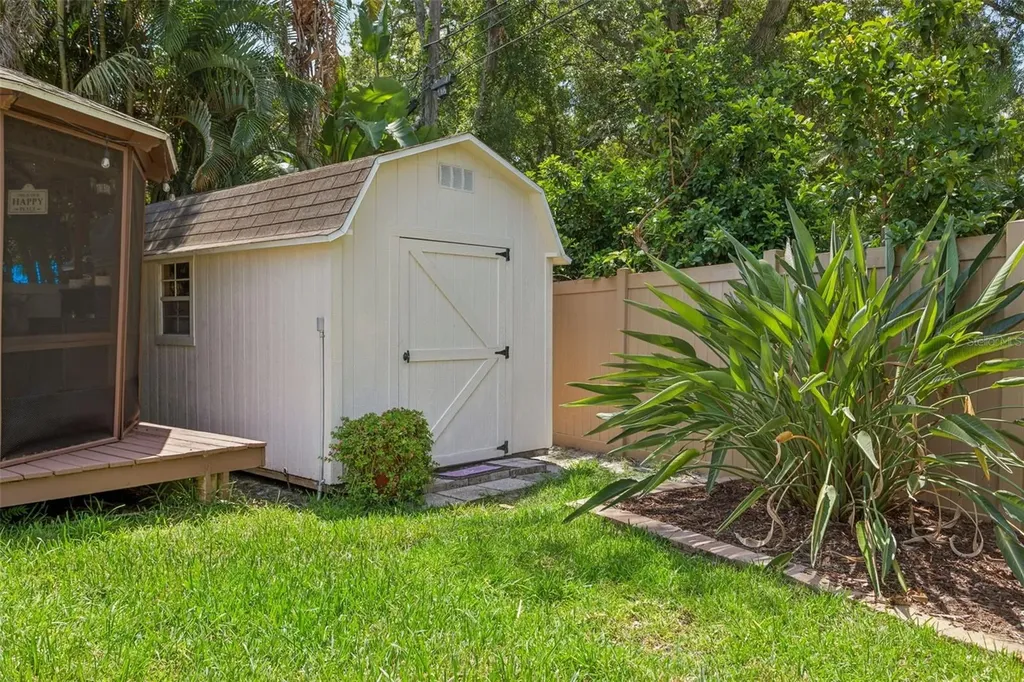 1883 Oakdale Lane N Clearwater FL 33764
