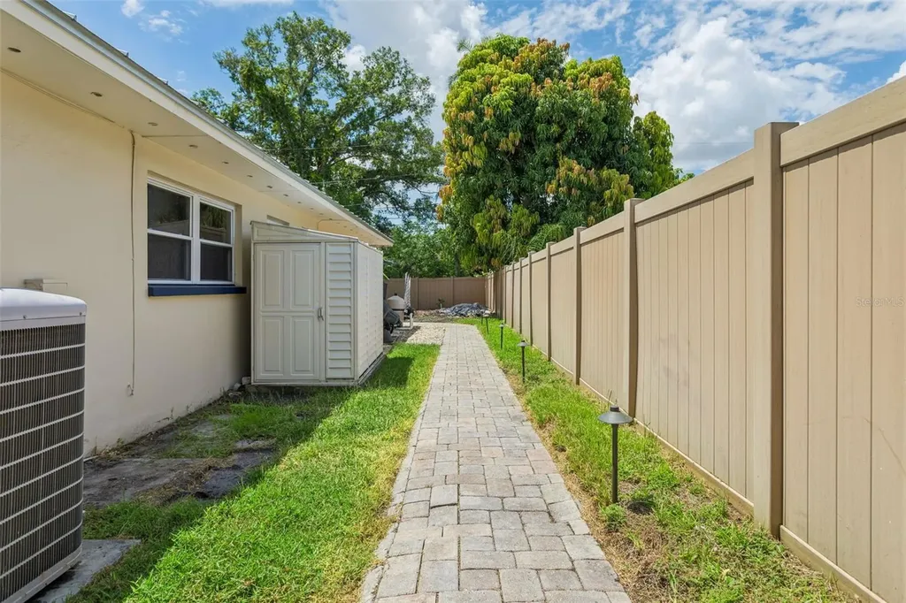 1883 Oakdale Lane N Clearwater FL 33764