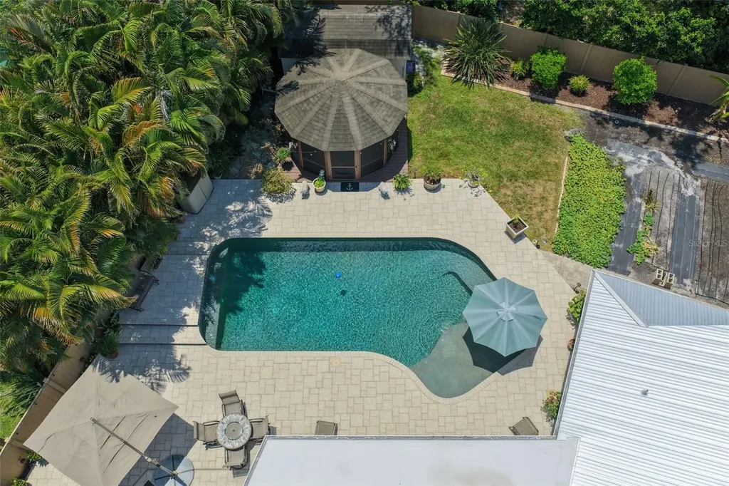 1883 Oakdale Lane N Clearwater FL 33764