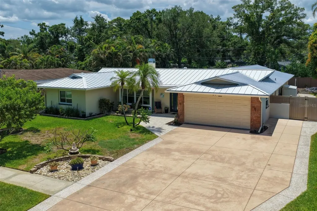 1883 Oakdale Lane N Clearwater FL 33764