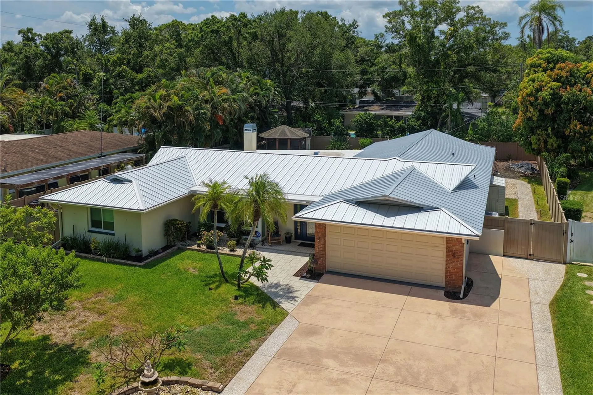 1883 Oakdale Lane N Clearwater FL 33764