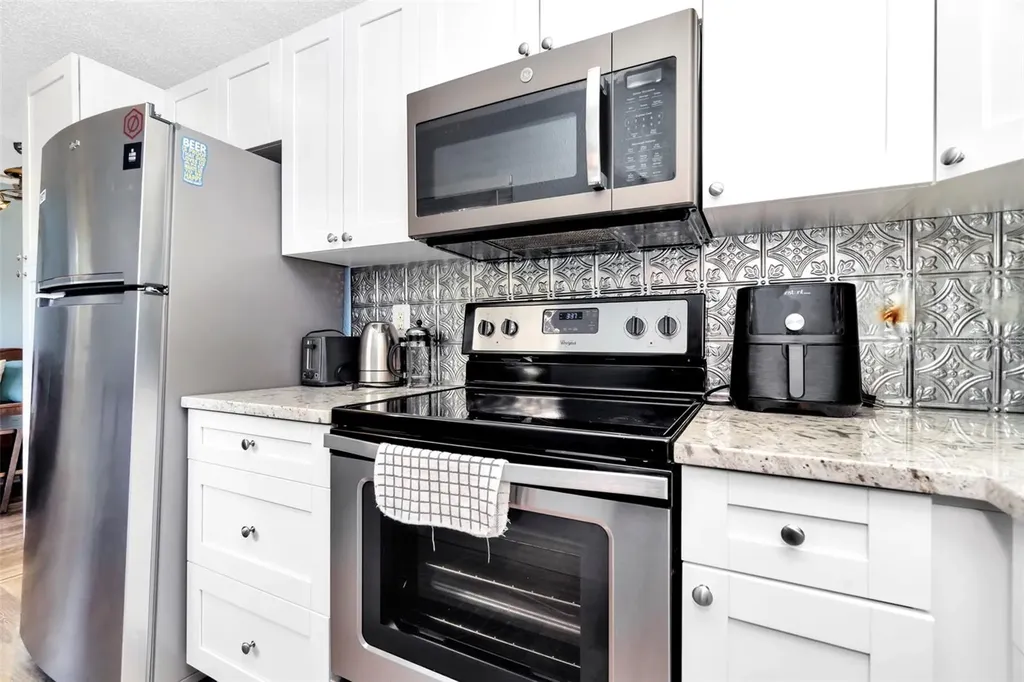 826 11th Avenue S St Petersburg FL 33701