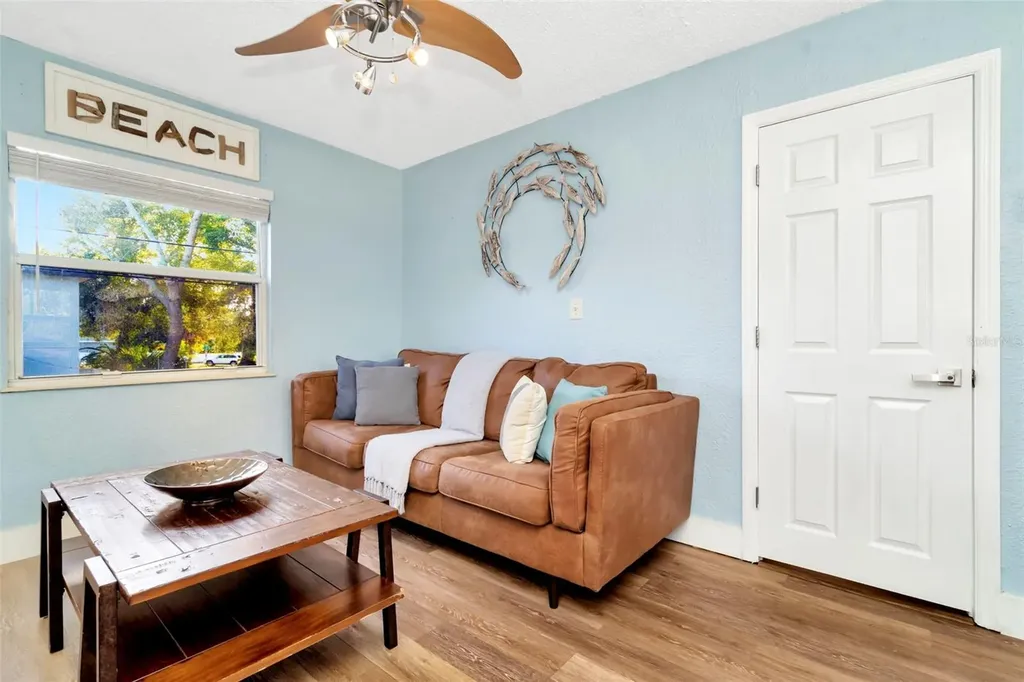 826 11th Avenue S St Petersburg FL 33701