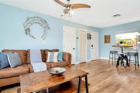 826 11th Avenue S St Petersburg FL 33701
