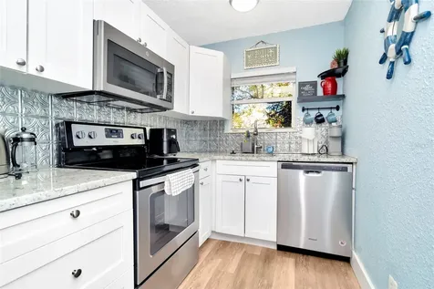 826 11th Avenue S St Petersburg FL 33701