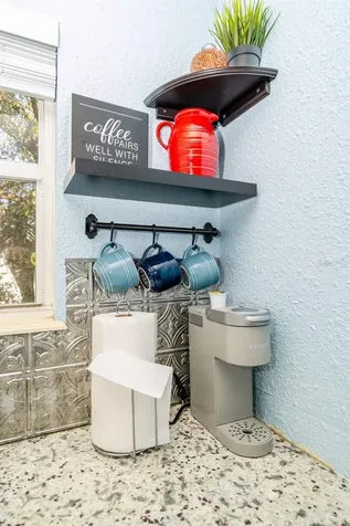 826 11th Avenue S St Petersburg FL 33701