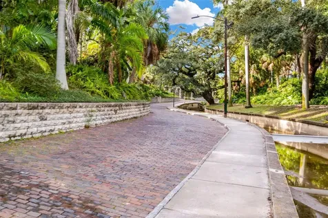 826 11th Avenue S St Petersburg FL 33701