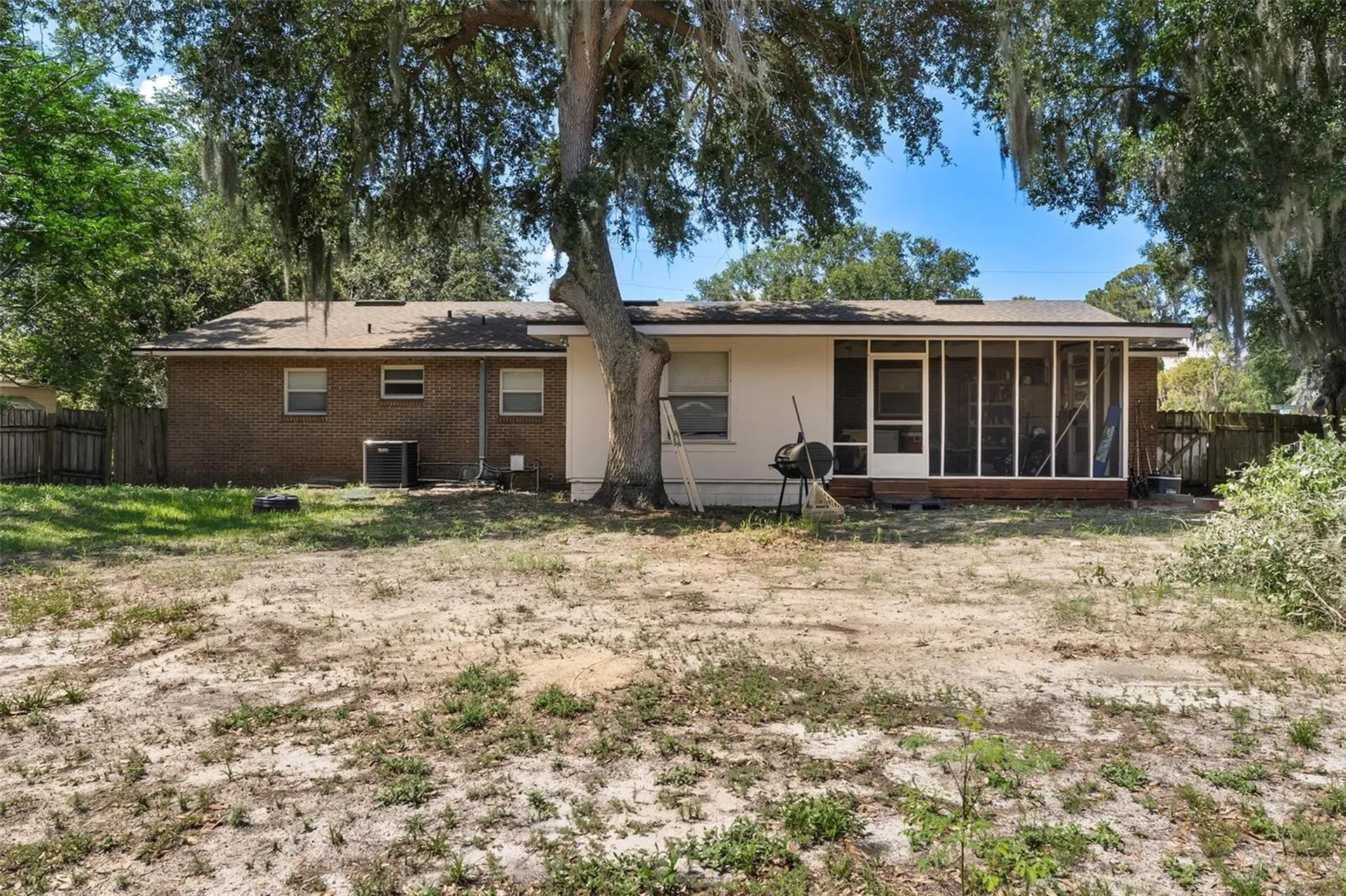 14407 Lake Junietta Drive Tavares FL 32778